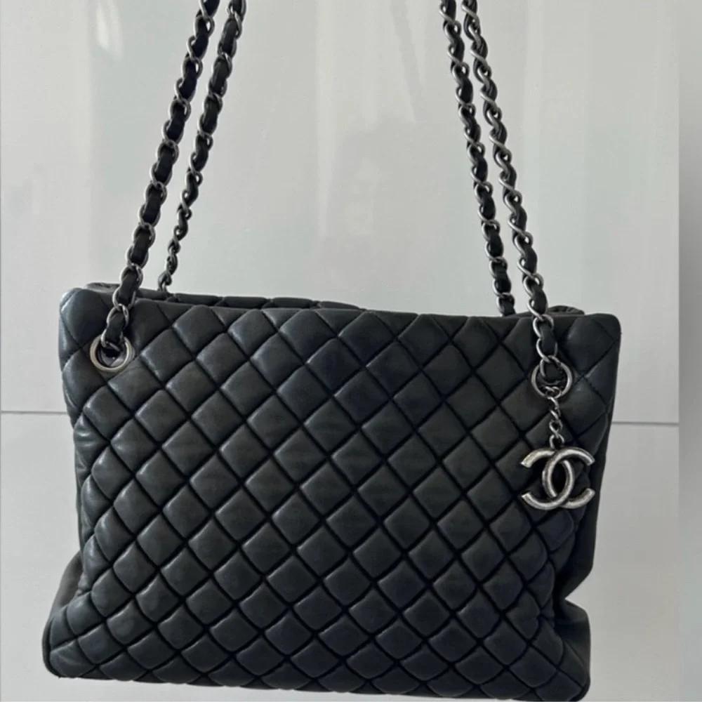 Chanel shopping tote - Picture 11 of 12